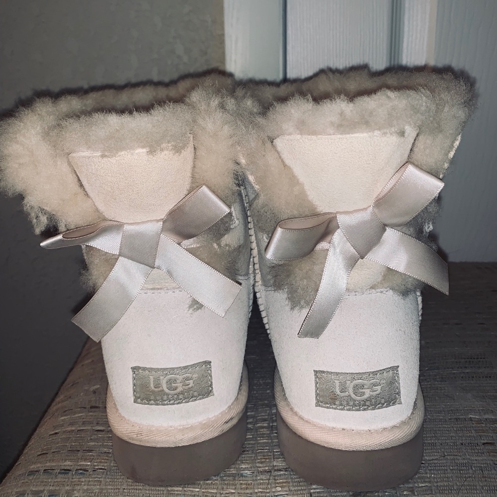 UGG Short Bailey Bow